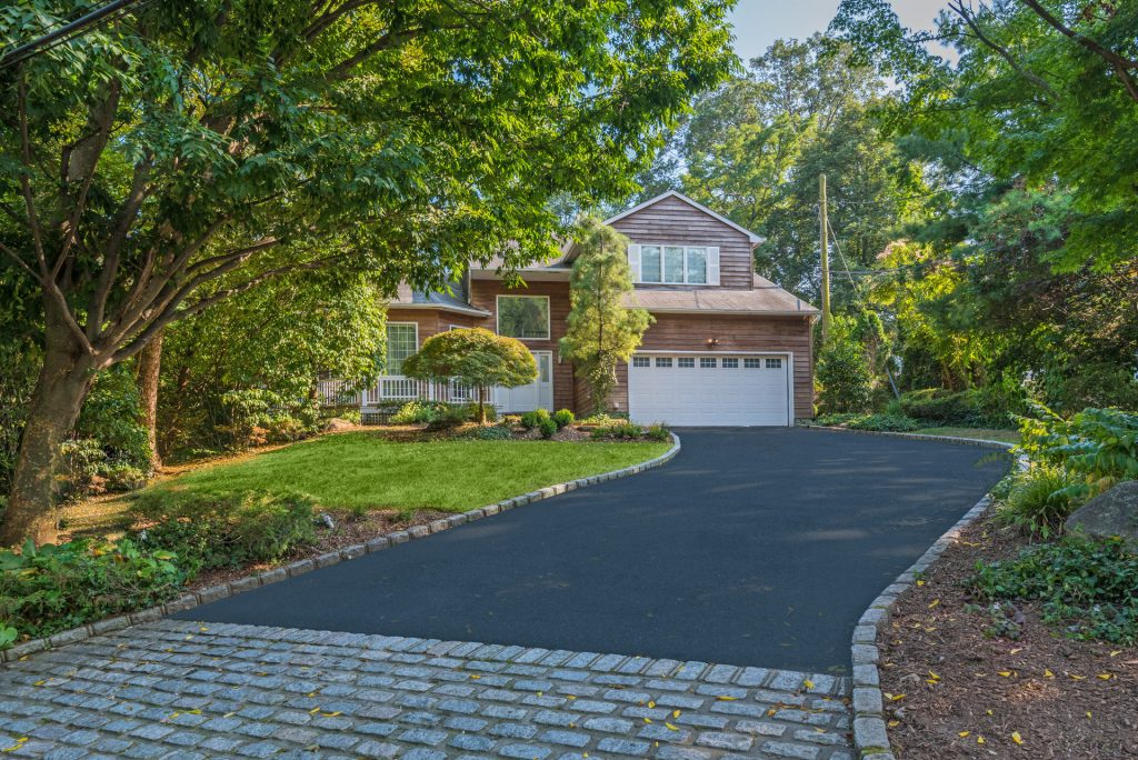 The Maples, Roslyn Estates Guetta Building Company